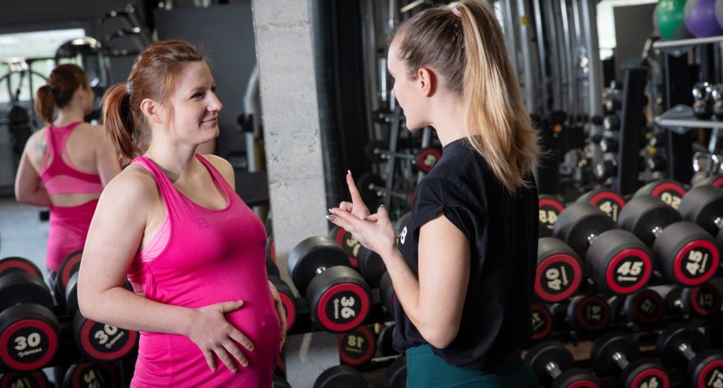 coach enceinte musculation personal training fitness